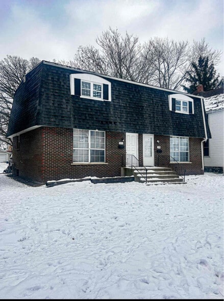 Building Photo - 516 S Rosewood Ave