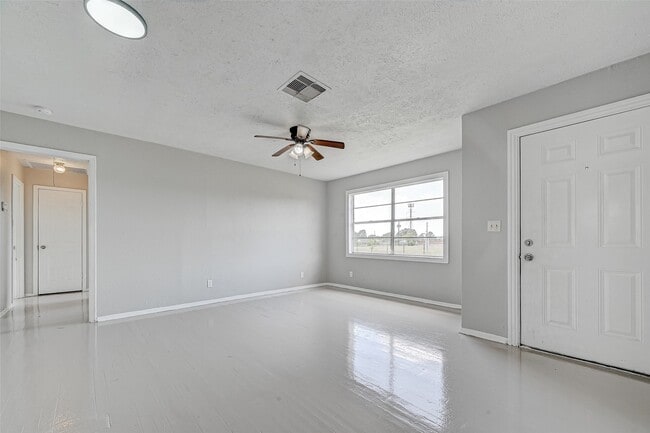 Building Photo - 9709 Fairland Dr