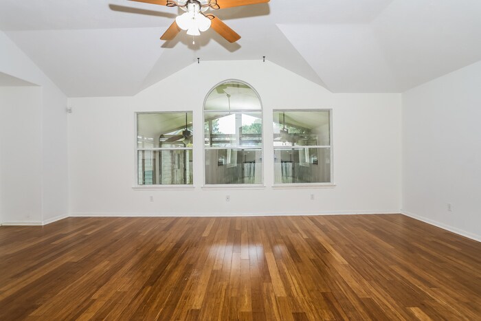 Building Photo - 28615 Hidden Cove Dr