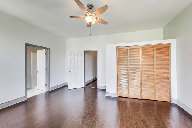 Building Photo - 737 E 50th St