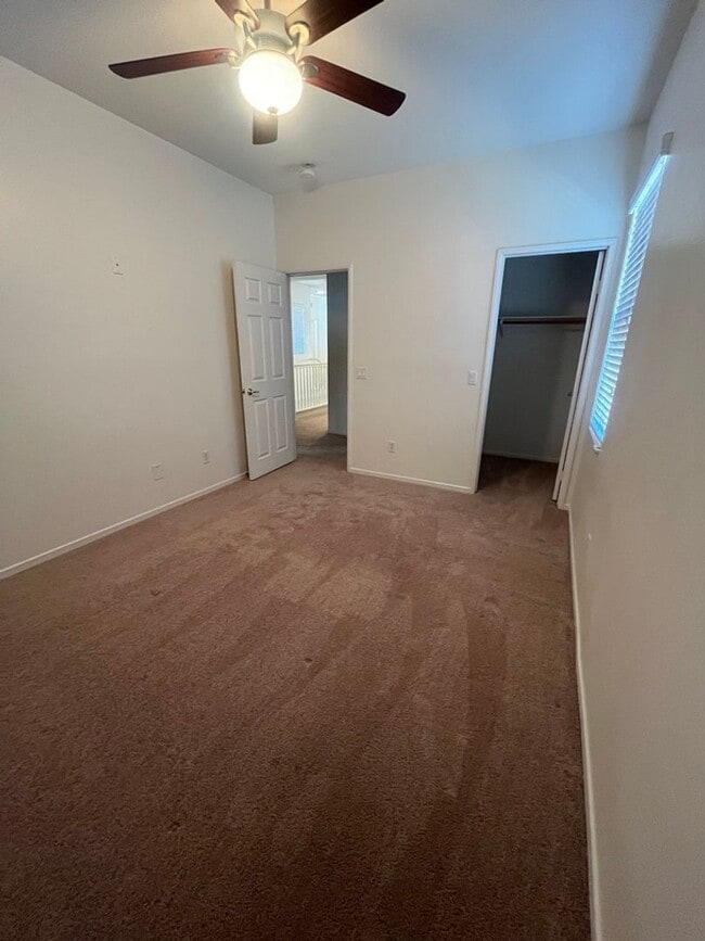 Building Photo - Beautiful 4 Bedroom Home!