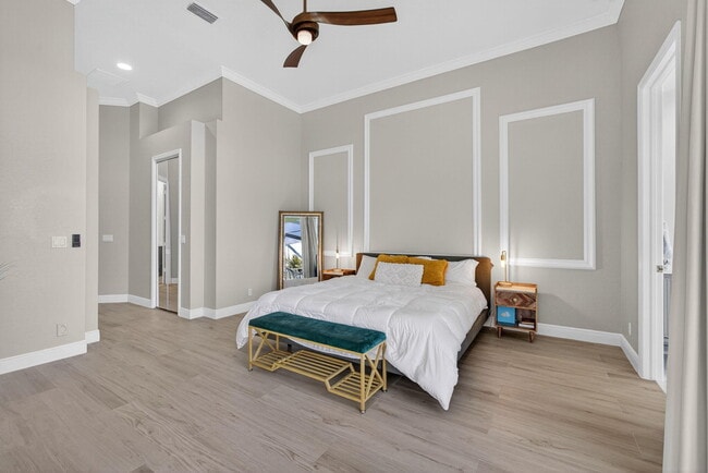 Building Photo - 6778 Oakmont Way