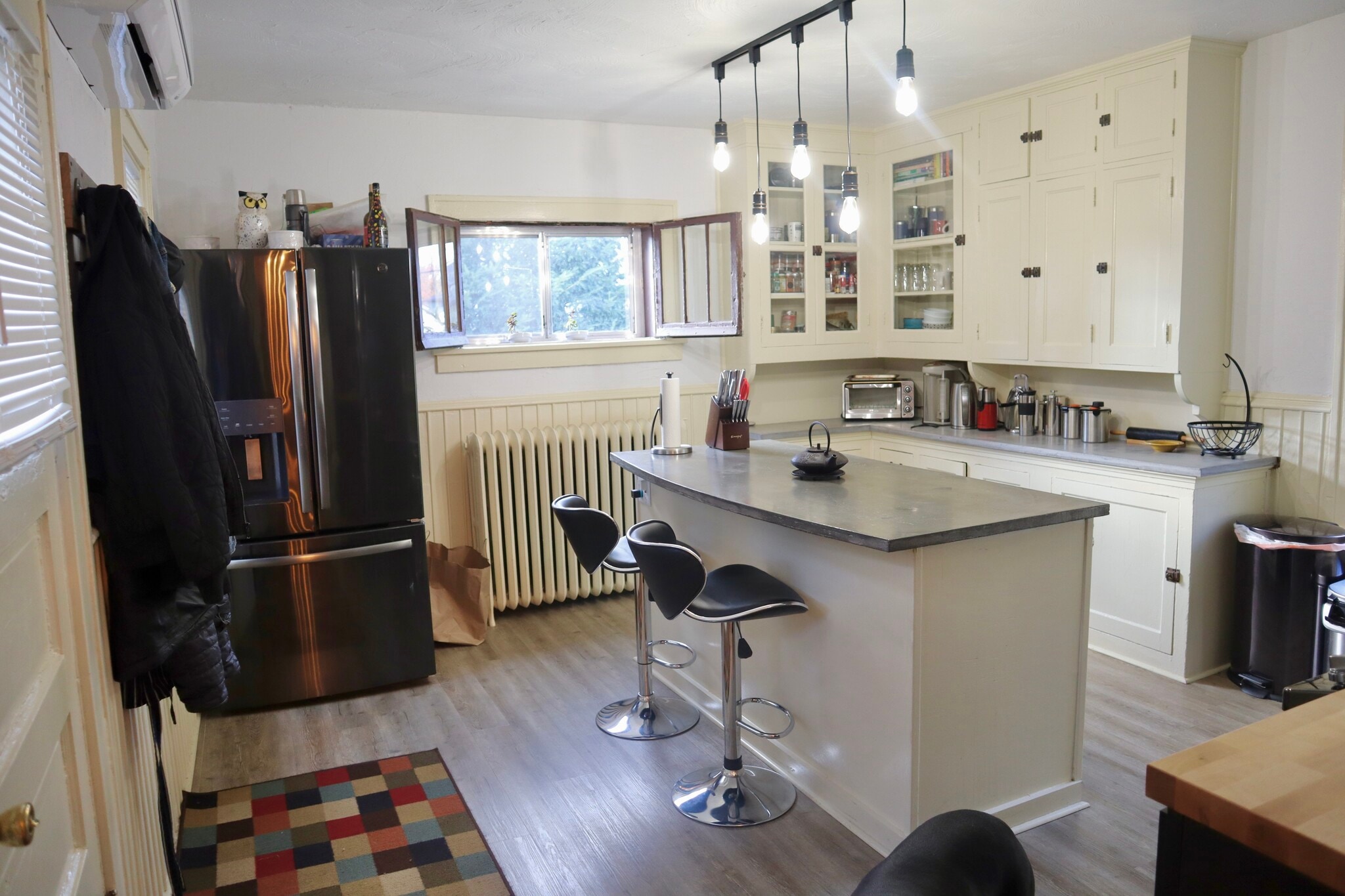 Building Photo - 618 Adams Street NE