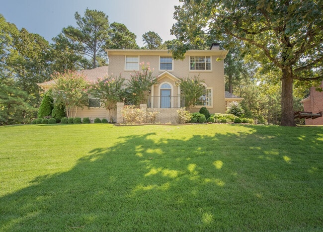 Building Photo - 15 Lorian Dr
