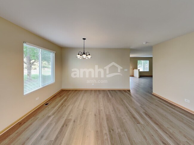 Building Photo - 818 Glen Cove Ln