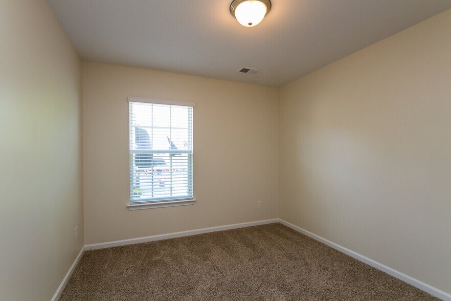 Building Photo - 17204 Hampton Trace Rd