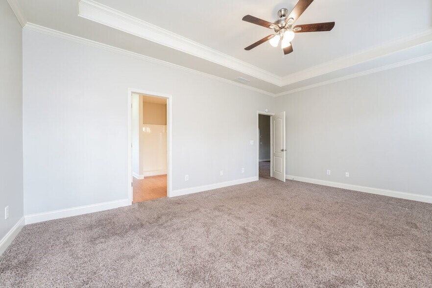 Building Photo - 412 Big Leaf Walk