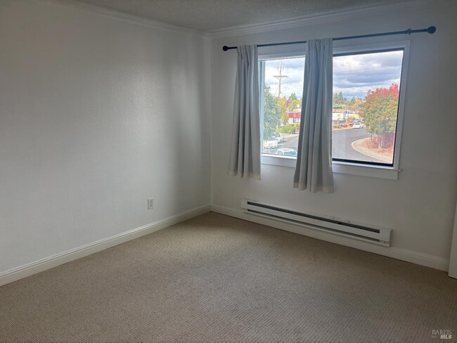 Primary Photo - 221 College View Dr