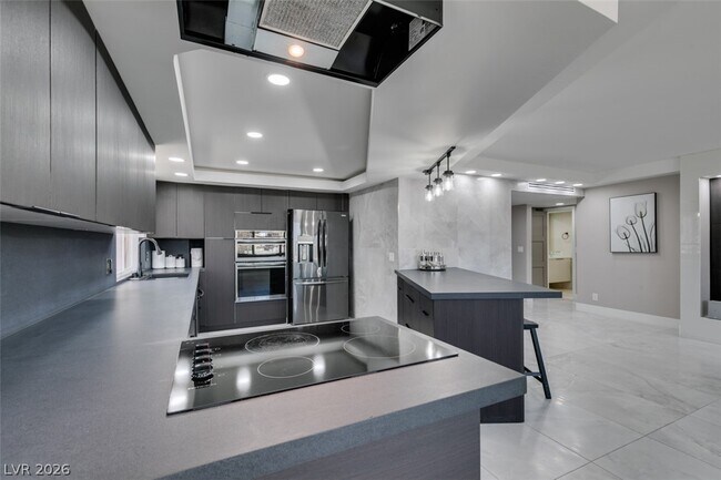 Building Photo - 205 E Harmon Ave