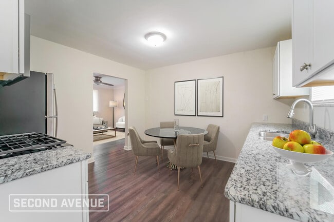 Building Photo - 1211 Main St