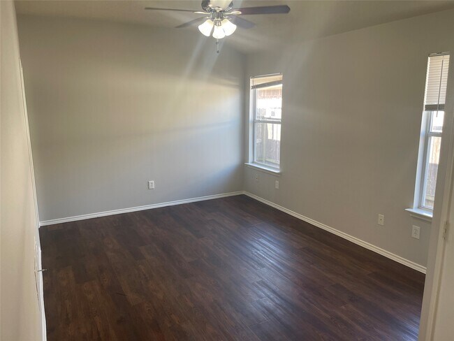 Building Photo - 9011 Serena Ln