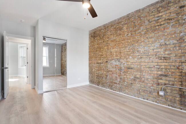 Building Photo - 7383 N Damen Ave
