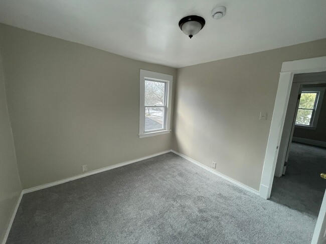 Building Photo - Section 8 & EDEN Accepted – Move-In Ready Comfort for Your Next Chapter in Cleveland!