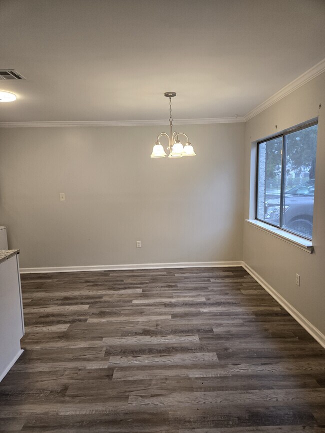 Building Photo - 1137 Madeline Ave