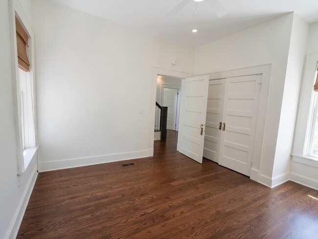 Building Photo - 264 N McNeil St