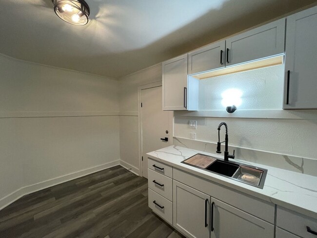 Building Photo - 3158 N 39th St