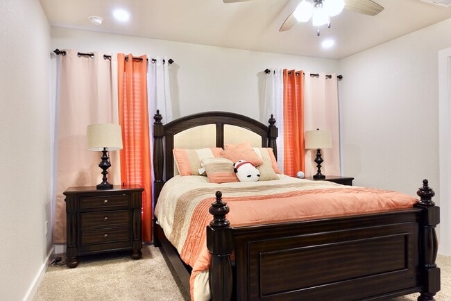 Building Photo - 413 Graze St