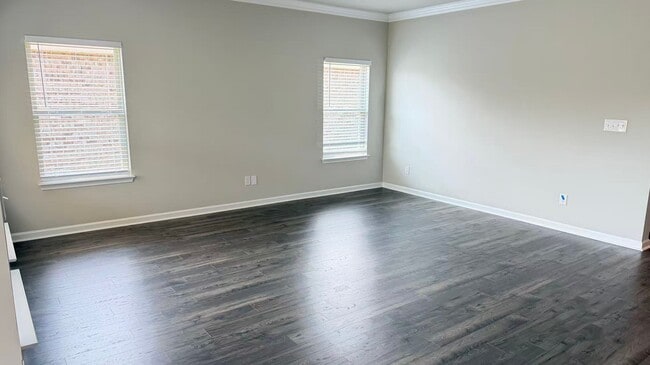 Building Photo - 223 Ivyleaf Dr