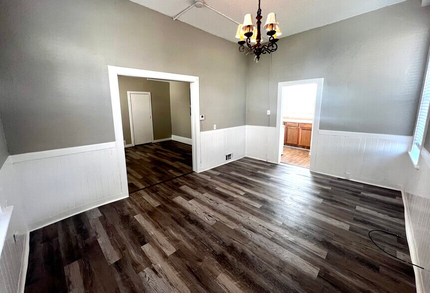 Building Photo - 211 Broadway Ave