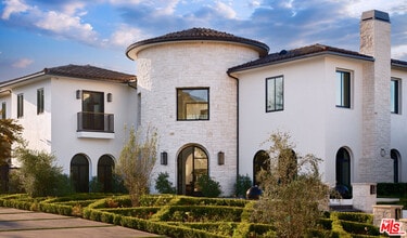 Building Photo - 25242 Prado Del Grandioso