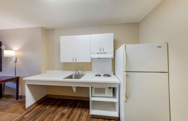 Building Photo - Furnished Studio-Los Angeles - Simi Valley