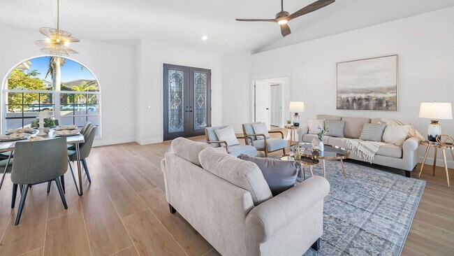 Building Photo - 5601 Almar Dr