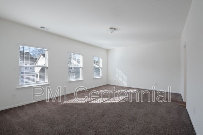 Building Photo - 3834 Clarington Dr