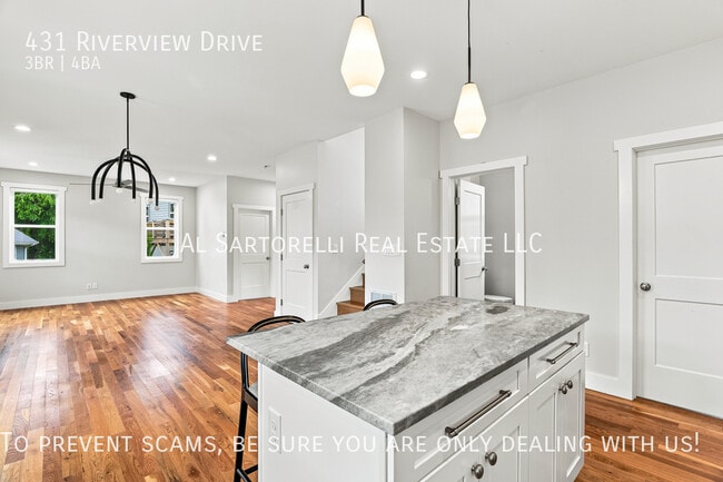 Building Photo - 431 Riverview Dr