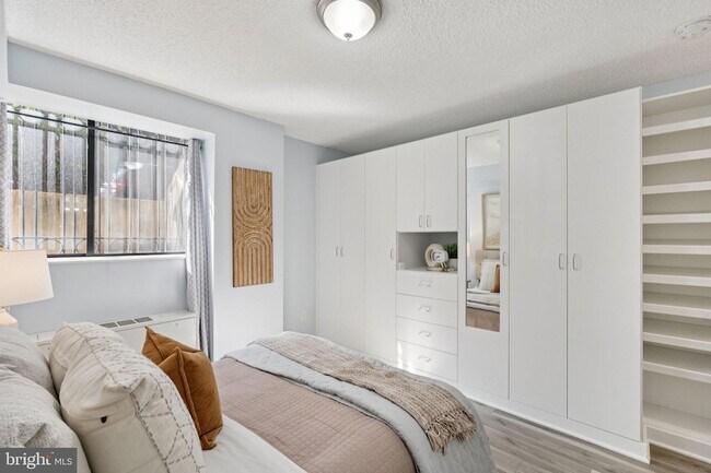 Building Photo - 1245 13th St NW