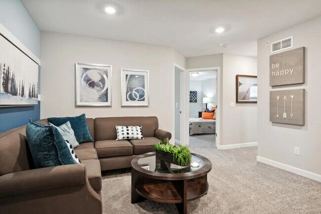 Building Photo - Awesome lennar new construction 3 bed townhouse
