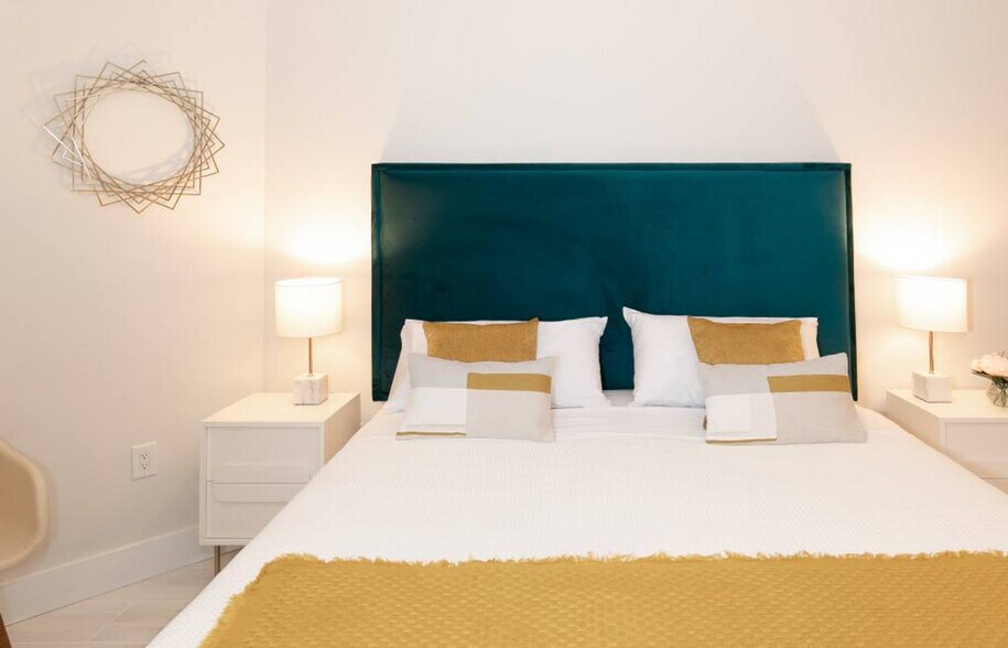 Building Photo - 2889 McFarlane Rd