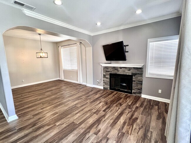 Building Photo - 45354 Tesiben Ct