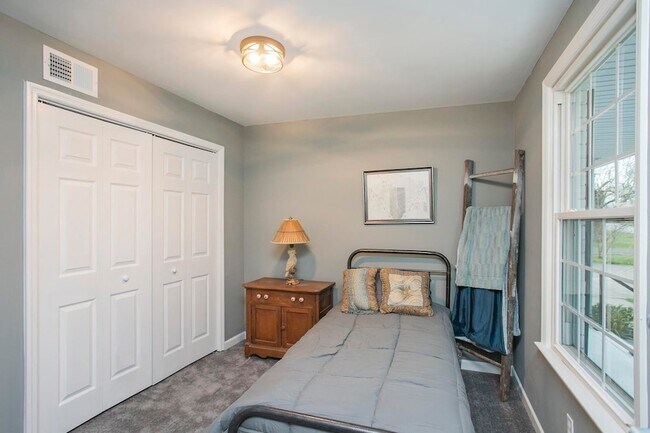 Building Photo - 712 Stewart Valley Dr