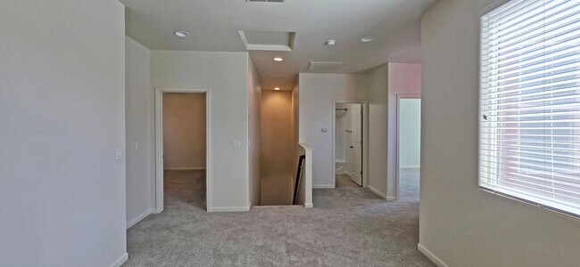 Building Photo - 845 Bronze Ln