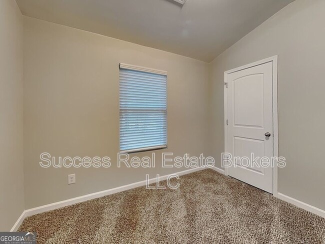 Building Photo - 65 Timberland Trace Way