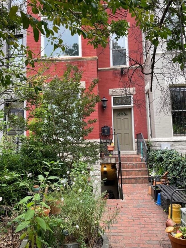 Building Photo - 1351 Irving St NW