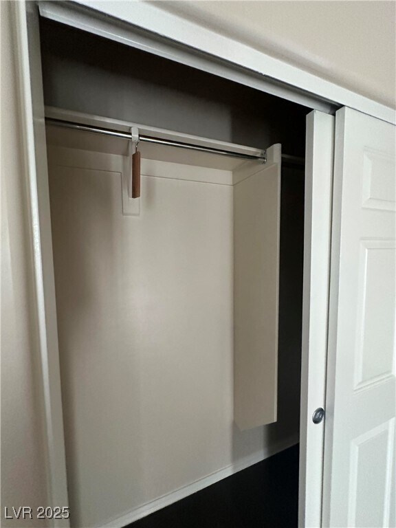 Building Photo - 6071 Saddle Horse Ave