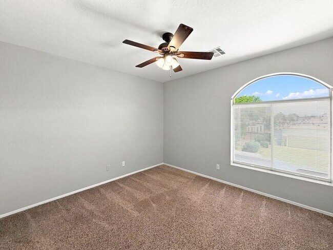 Building Photo - Spacious Chandler Home with RV Gate & 3-Car Garage!
