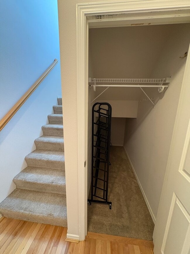 Building Photo - Available now- Beautiful like-new rental i...