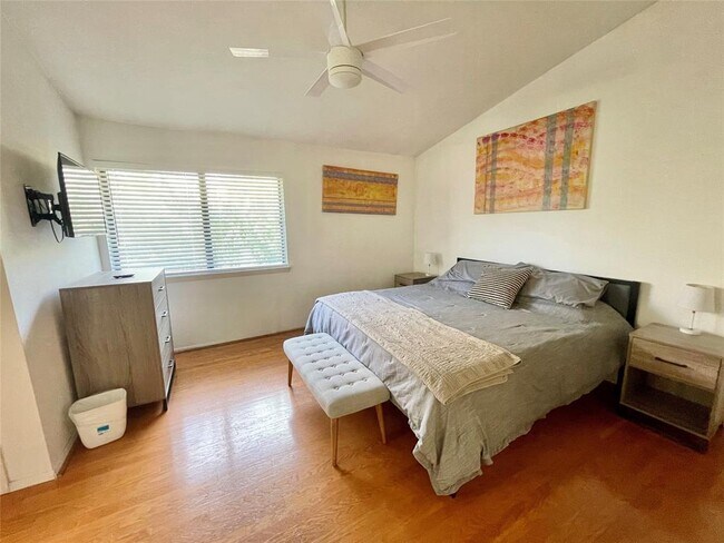 Building Photo - 2010 Abbey Cir