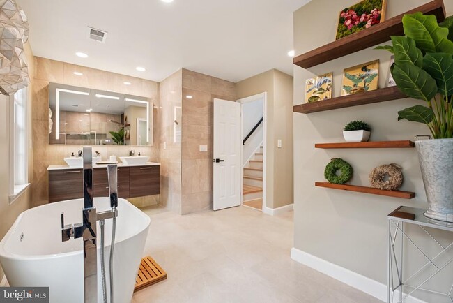 Building Photo - 4353 Westover Pl NW