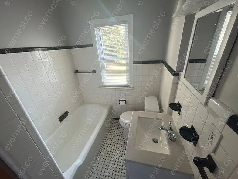 Building Photo - 1723 London Ave