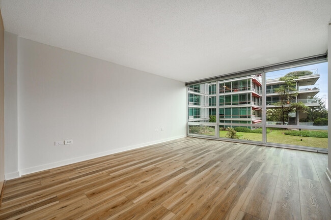 Building Photo - 9655 Woods Dr