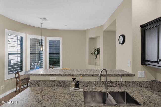 Building Photo - 19550 N Grayhawk Dr