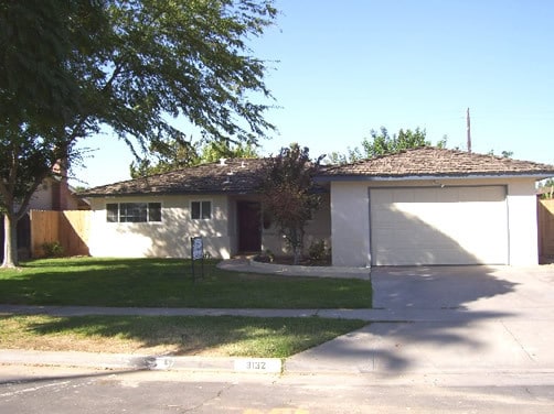 Primary Photo - Nice and updated 3 bedroom home offering n...