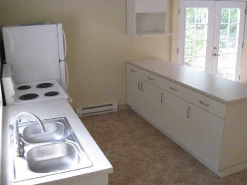 Spacious Kitchen - 9120 Southwest Capitol Highway
