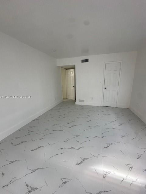 Building Photo - 16215 NE 18th Ct