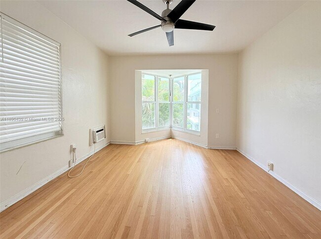 Primary Photo - 315 W 28th St