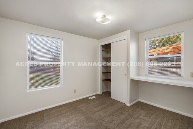 Building Photo - 17041 34th Ave S