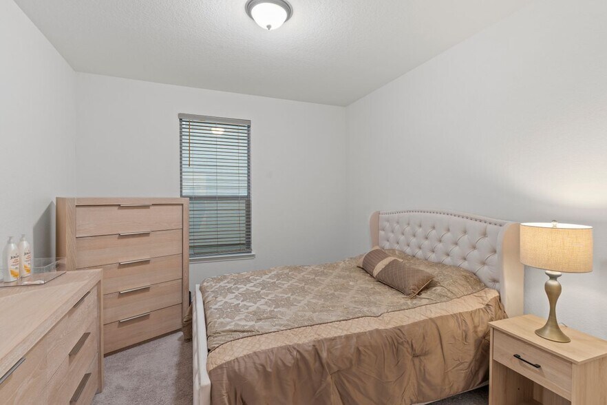 Building Photo - 5714 Agave Spine